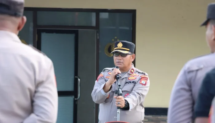 *Latih Kesiapsiagaan Personil, Wakapolres Sorong Selatan Pimpin Simulasi Sispam Mako*