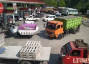 Diduga SPBU di Palopo Jual BBM Subsidi Kepada Pelangsir Baru saja Pihak Pertamina Melakukan Monitoring di Sejumlah SPBU di Kota Palopo Terkait Dugaan Penyelewengan BBM Jenis Solar Subsidi Tidak Membuat Takut Salah Satu SPBU di Kota Palopo.