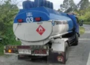 Viral, Diduga Mobil Tangki Bermuatan Solar Ilegal Milik PT HSE Ditahan di Perbatasan Sulteng–Sulsel, Oleh Oknum Intel Kodim Poso, Berakhir Damai