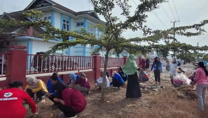 *Ciptakan Lingkungan Sehat, Puskesmas di Luwu Utara Gelar Gotong Royong Serentak di Seluruh Kecamatan*