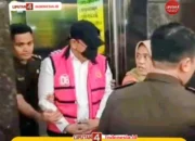 Tim Penyidik Tindak Pidana Khusus (Pidsus) Kejaksaan Tinggi Sulawesi Selatan resmi menahan lima tersangka dalam perkara dugaan korupsi bibit nanas di Dinas Tanaman Pangan,