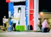 SPBU tarawong Tersorot kamera Oprator SPBU Melakukan Transaksi pengisian BBM jenis solar bersubsidi & Pertalite Terduga Oknum Pelansir Tanpa Menggunakan Seragam Lengkap Sengaja Langgar Ketentuan Dalam Regulasi PT Pertamina.