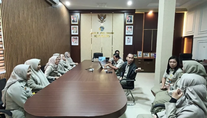 Perkuat Garda Terdepan Pelayanan, Kepala Kantor Pertanahan Palopo Bekali PPPK Baru sebagai Petugas Loket