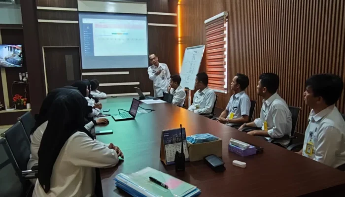 Tekan PDDM, Kepala Kantor Pertanahan Kota Palopo Pimpin Rapat Strategis Peningkatan Kualitas Pelayanan