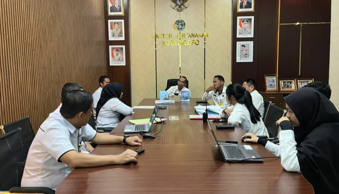 Pimpin Rapat Strategis, Kepala Kantor Pertanahan Kota Palopo Dorong Percepatan Penurunan PDDM dan Peningkatan Kualitas Pelayanan