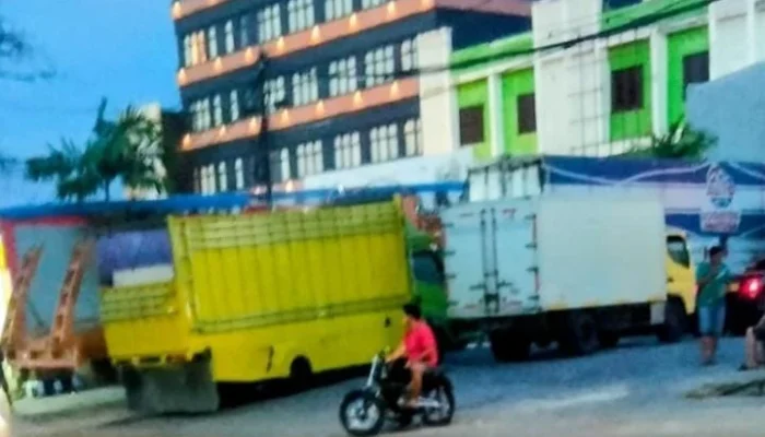 Terduga SPBU Nakal’ Dishonest Gas Station the Third Was Caught in Biring Kanaya Kembali Terciduk Layani Truk Pelangsir Bertangki Modifikasi*