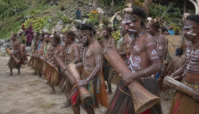 Tari Hurune, Warisan Budaya Suku Mareno Awee yang Menggambarkan Kekuatan dan Kebersamaan Masyarakat Imekko Sorong Selatan