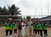 Manajer Pelangi Volly Ball Club Luwu Utara Alisman secara resmi memberikan apresiasi tinggi kepada pelatih dan tim atas pencapaian luar biasa