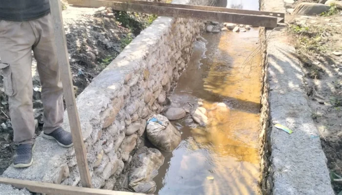 Proyek Rehabilitasi Irigasi Di Dusun Ujung Tanah Di Keluhkan Masyarakat Setempat Dan Diduga Dikerjakan Tidak Sesuai Petunjuk Tehnis