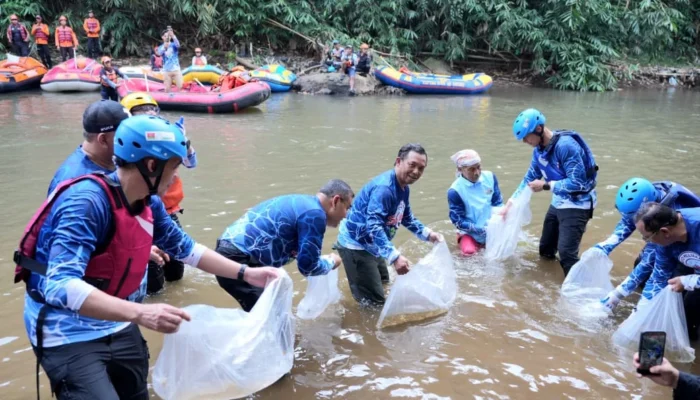 Hadiri Gerakan Nasional “AYO Muliakan Sungai”, Wamen Ossy: Memuliakan Sungai Berarti Memuliakan Negara