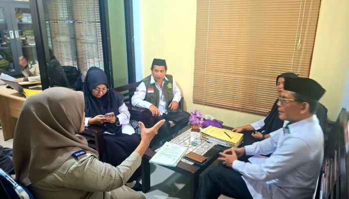 OPTIMALKAN PENGELOLAAN TANAH WAKAF: KONSULTASI BERSAMA KUA SUKAMAJU DILAKSANAKAN