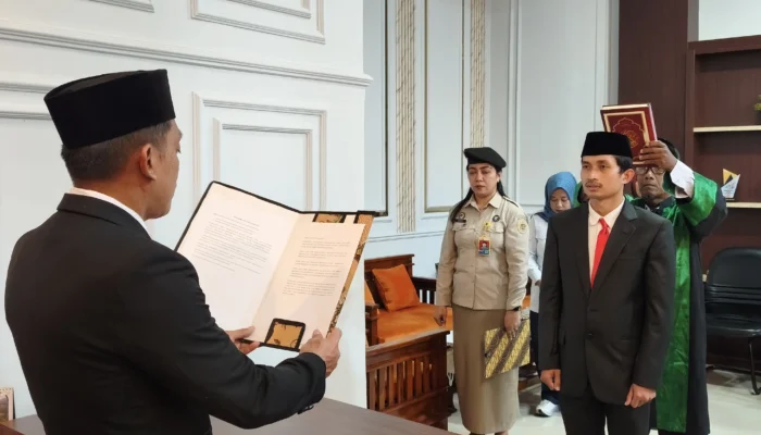 Plt. Kepala Kantor Pertanahan Kota Palopo Lantik Pejabat Pembuat Akta Tanah (PPAT) Wilayah Kerja Kota Palopo