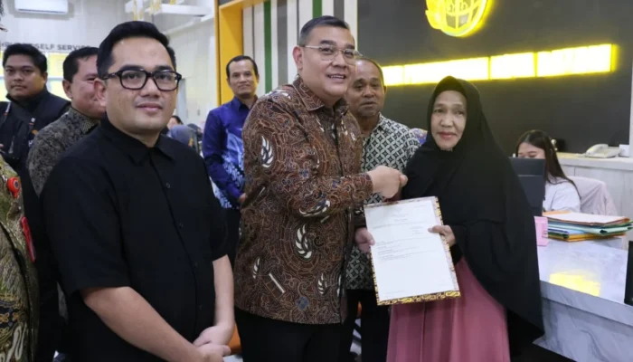 Tinjau Kantah Kota Batam Bersama Komisi II DPR RI, Wamen ATR/Waka BPN Pastikan Pelayanan Pertanahan Berjalan Efisien