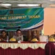 Kepala Kantor Pertanahan Luwu Utara Serahkan Langsung Sertifikat PTSL di Desa Tingkara